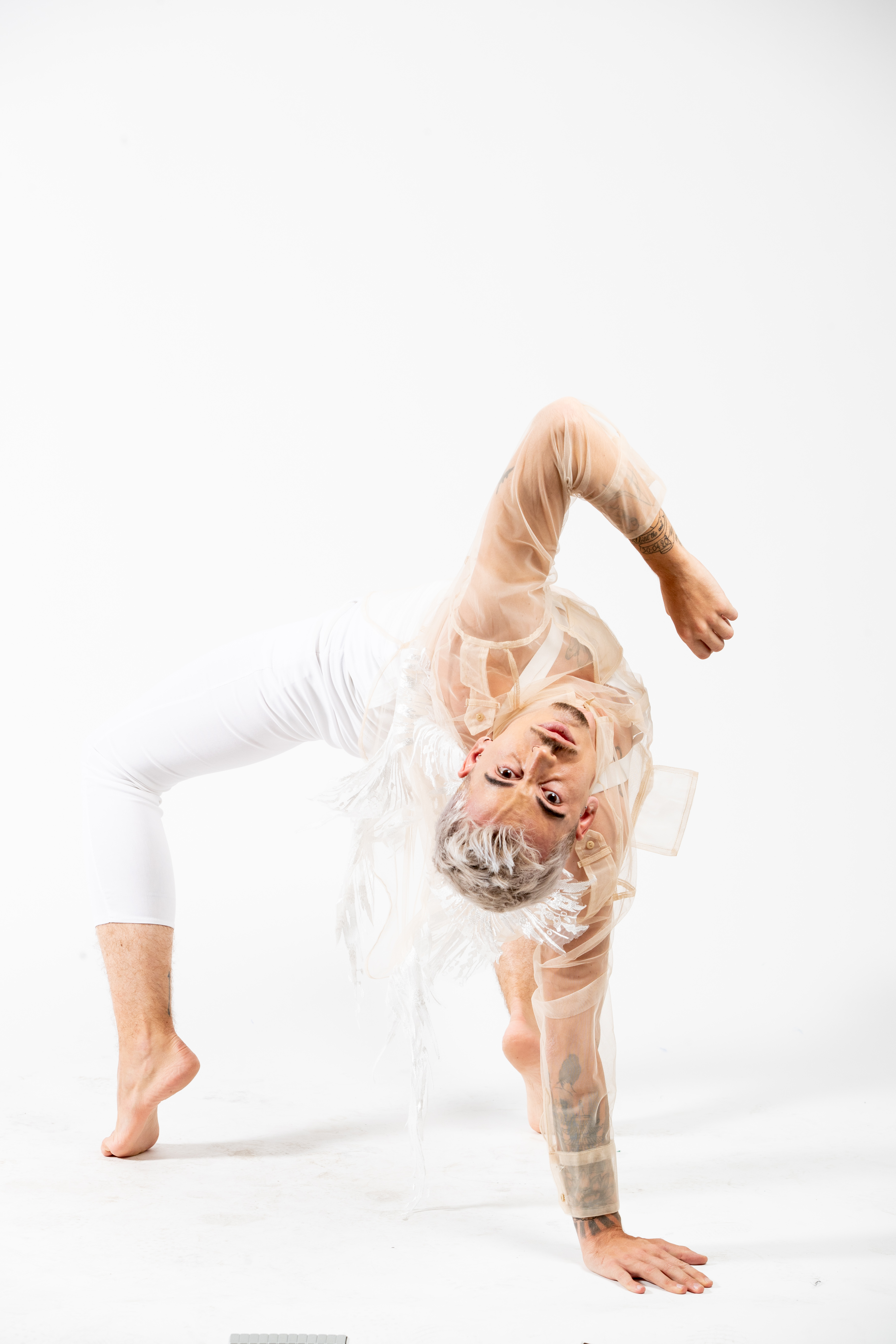 shooting photo en studio dans le centre de lyon pour les danseurs d'un cabaret