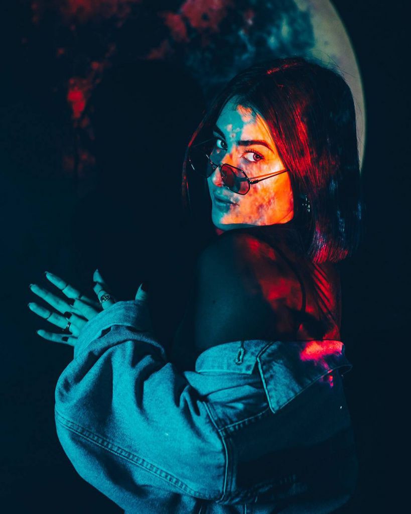 shooting photo femme avec projection