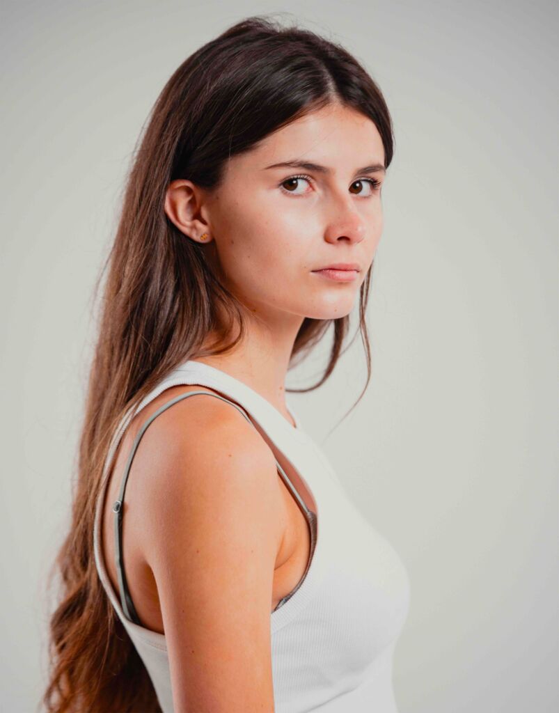 shooting pola femme en studio a Lyon